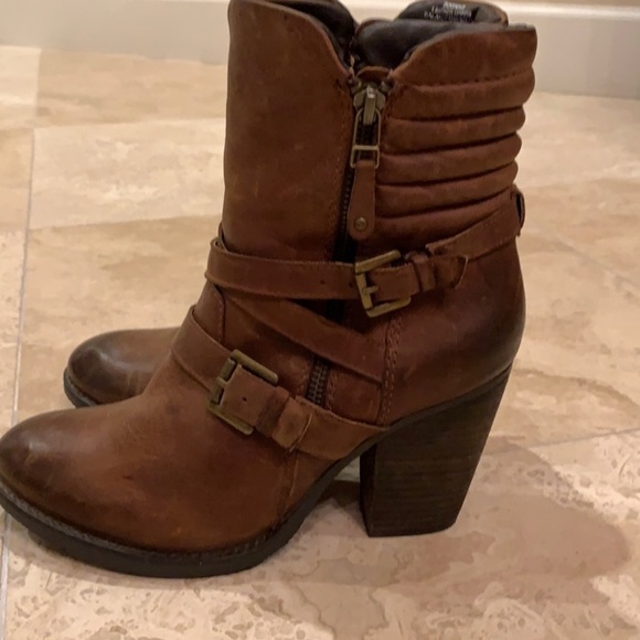 Steve Madden Raleighh Cognac Heeled Boot - Picture 5 of 8